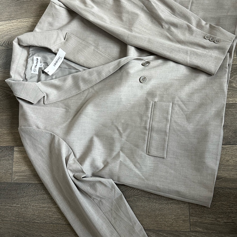 The Drop by Amazon Women's Beige Double-Breasted Blazer - Picture 4 of 11